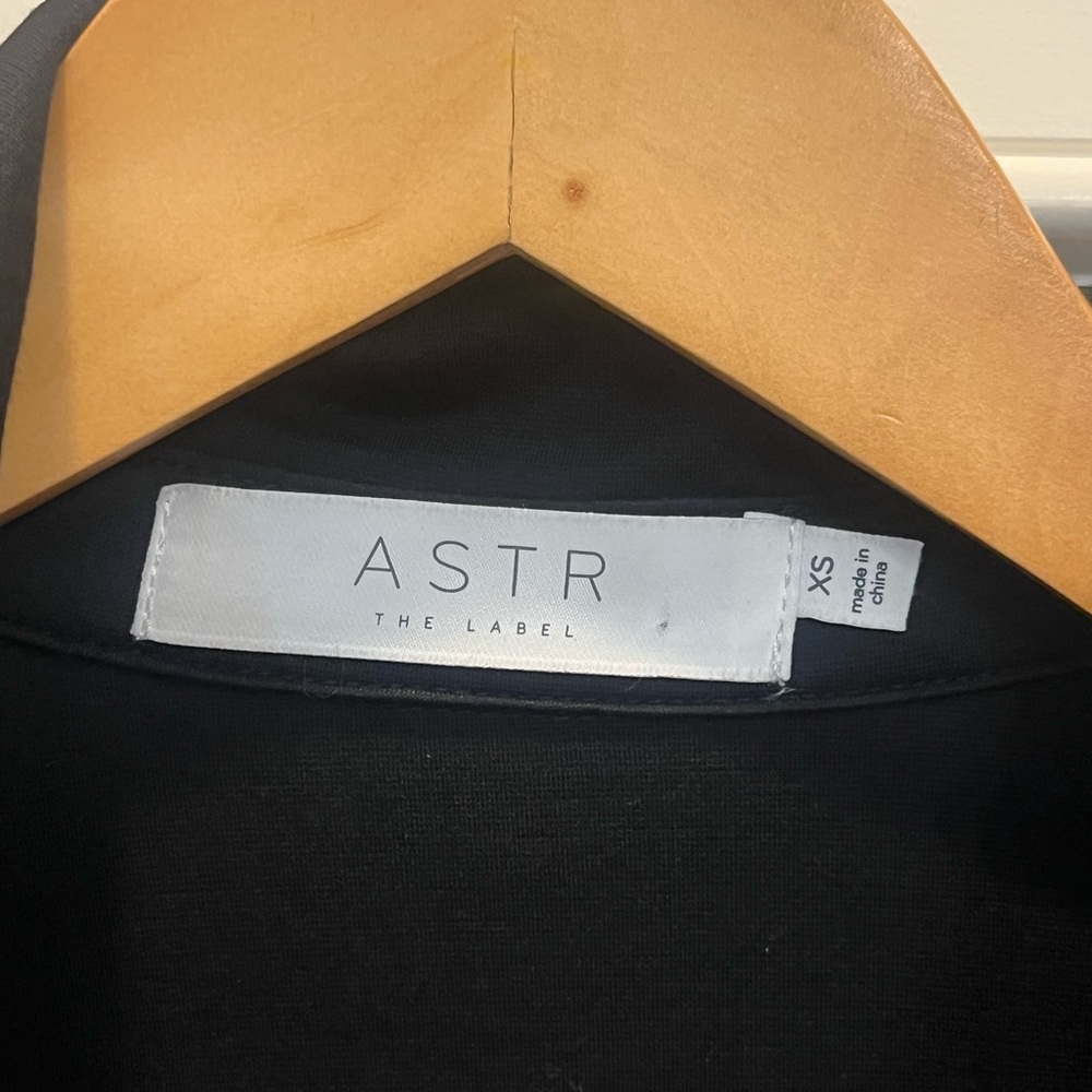 Astr the Label Black Button-Front Ruched Midi Dress XS - Picture 6 of 8